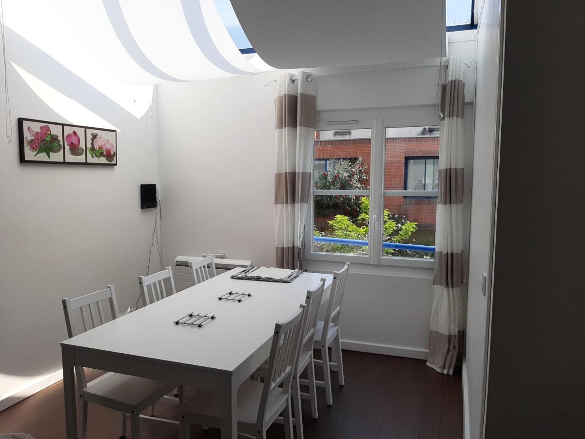 Pratique Et Calme Dans Centre De Evry Apartment Courcouronnes Exterior foto